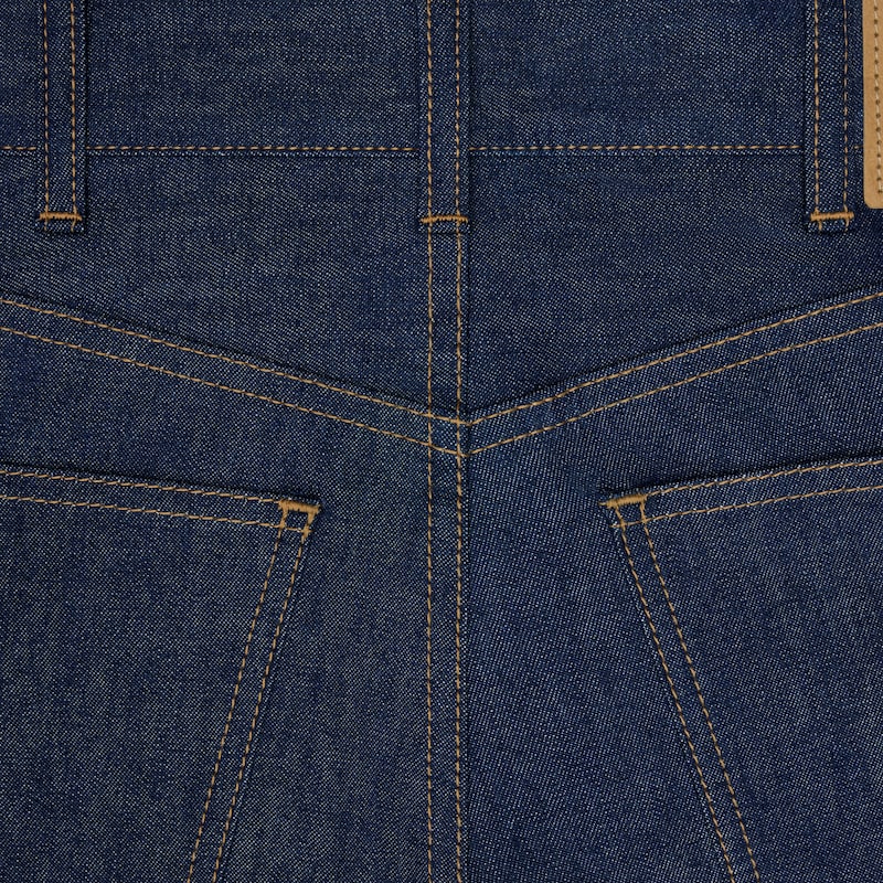 kitty jeans aus raw-wash-denim