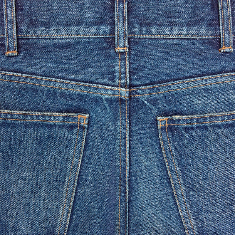 bootcut-jeans aus dunklem union wash denim