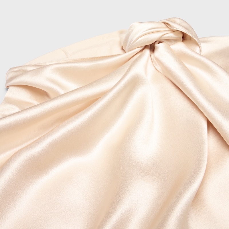 drapiertes kleid aus seidensatin