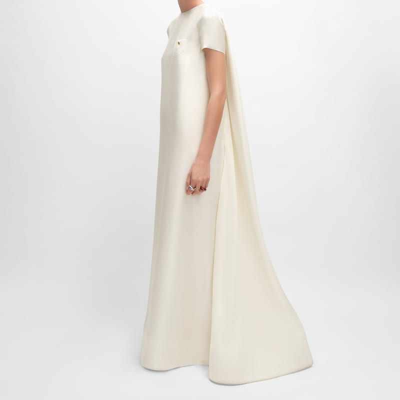 kleid aus seidenorganza