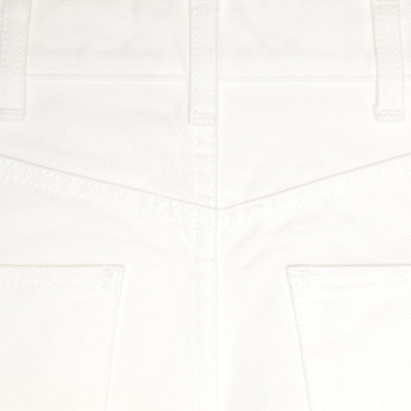 jane schlagjeans aus optisch weißem denim