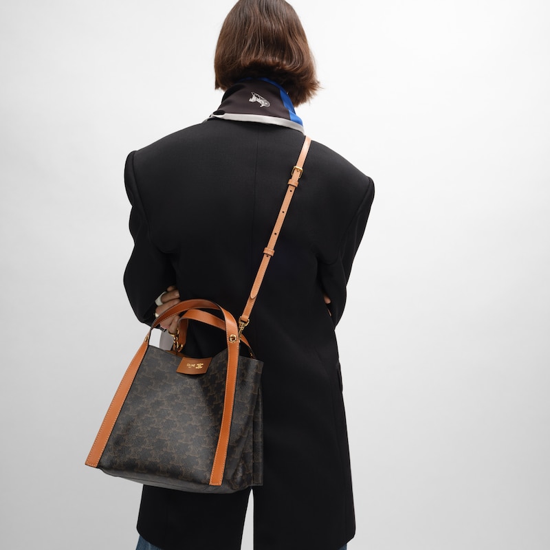 kleine cubo-tasche aus triomphe-canvas und naturkalbsleder
