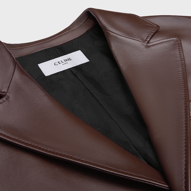 maßgeschneiderter blazer aus weichem lammleder