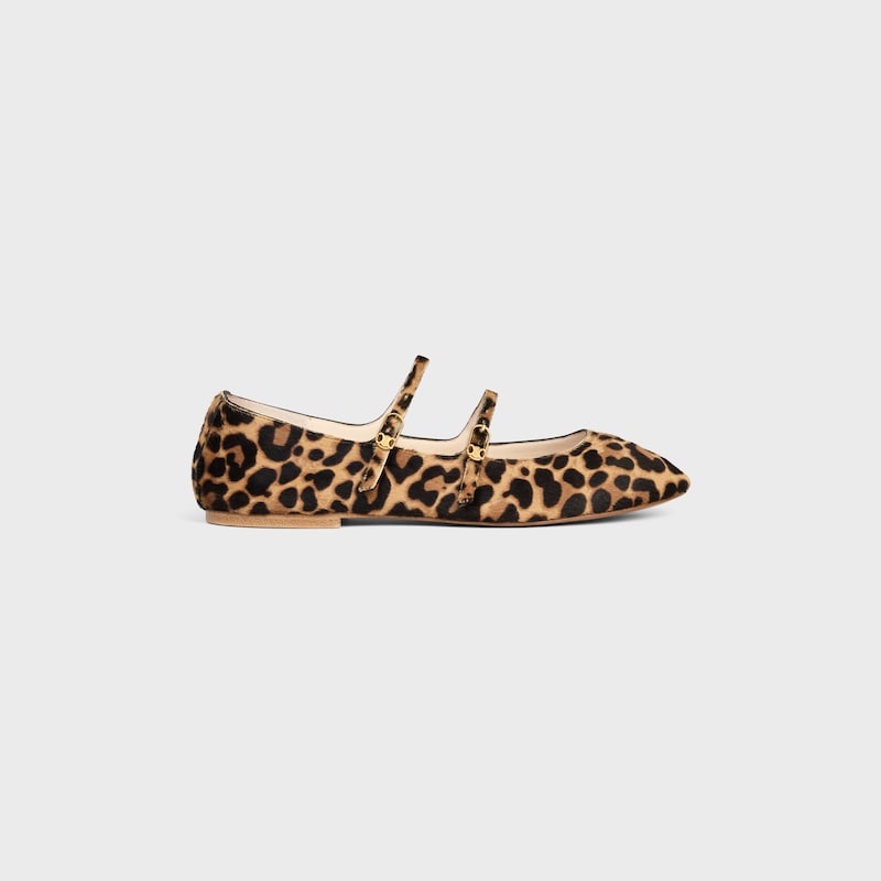 les ballerines celine ballerina mit doppelriemen aus leopardengedrucktem haarkalbleder