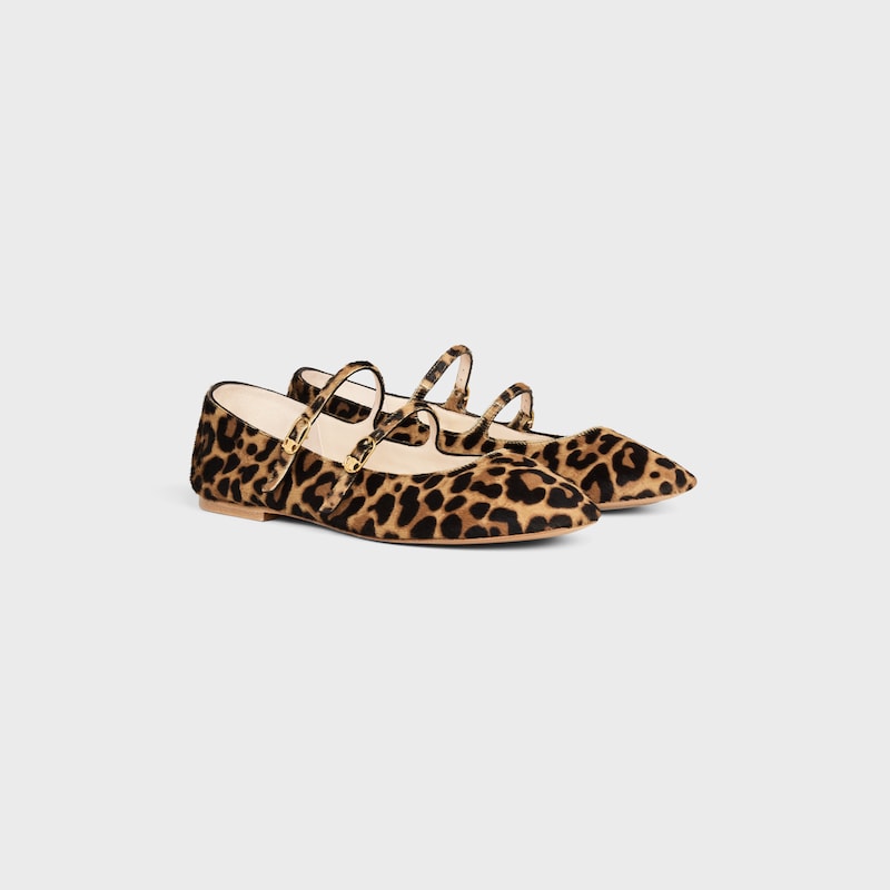 les ballerines celine ballerina mit doppelriemen aus leopardengedrucktem haarkalbleder