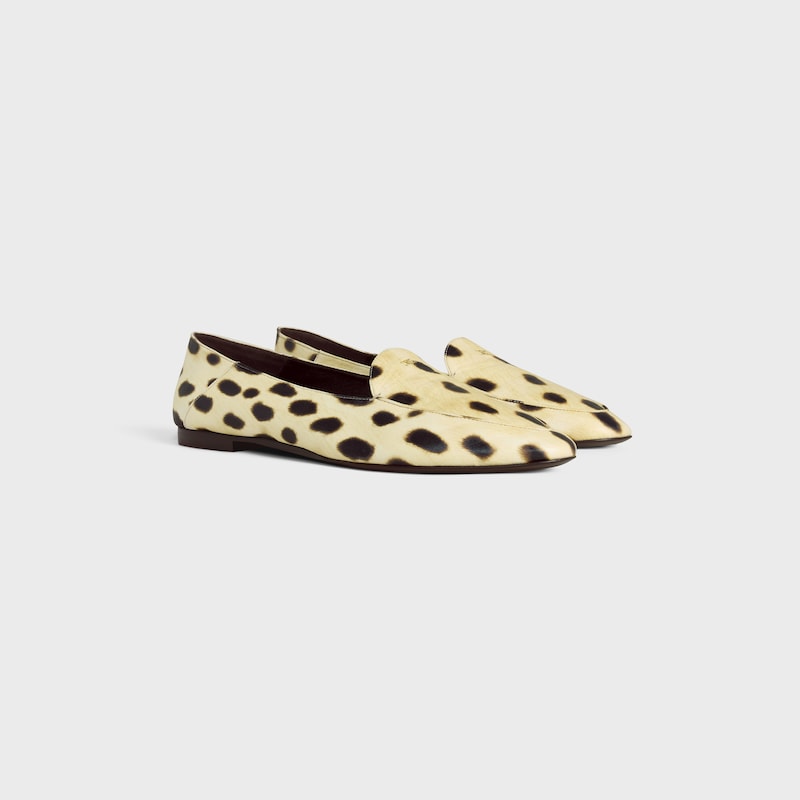 aura - slipper aus lammleder mit leopardenmuster
