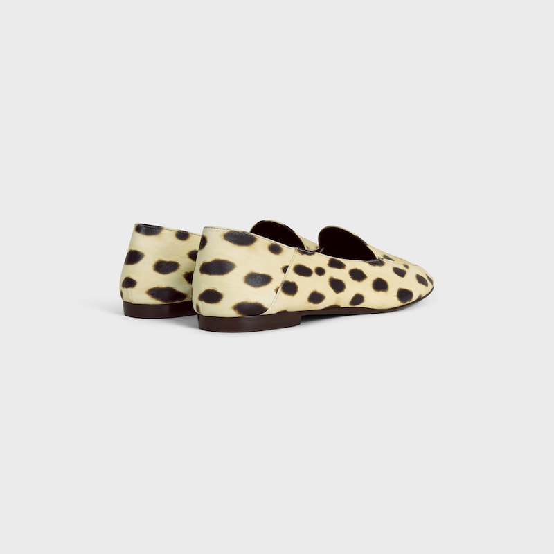 aura - slipper aus lammleder mit leopardenmuster