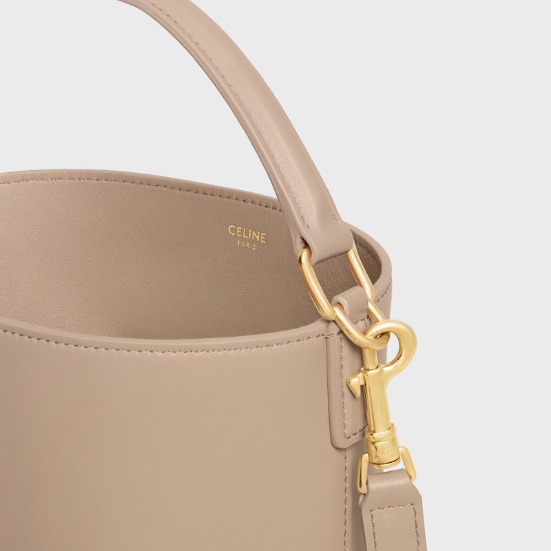 kleiner bucket louise aus glattem kalbsleder