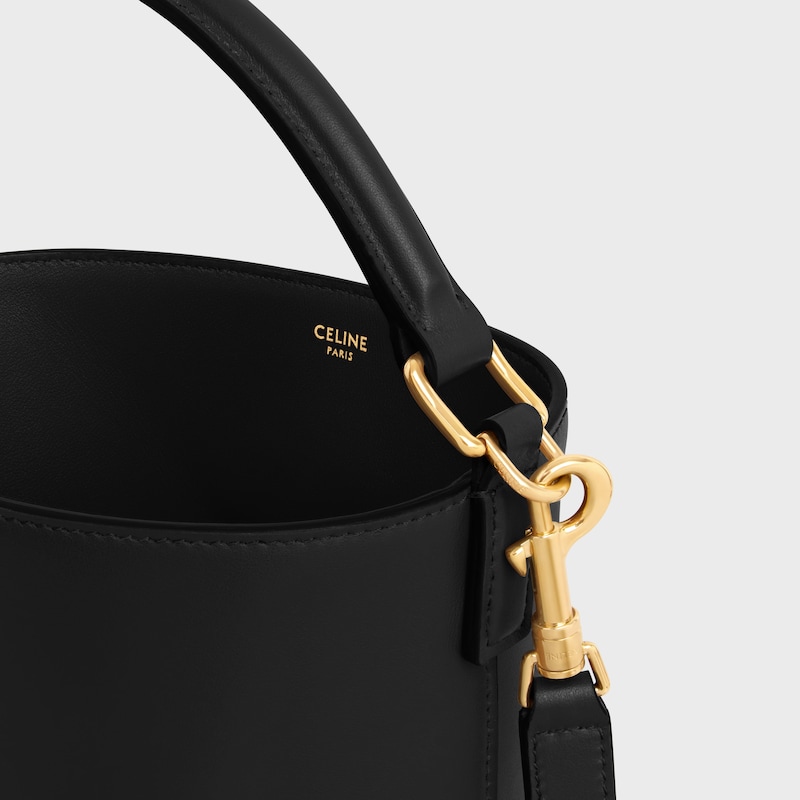 kleiner bucket louise aus glattem kalbsleder