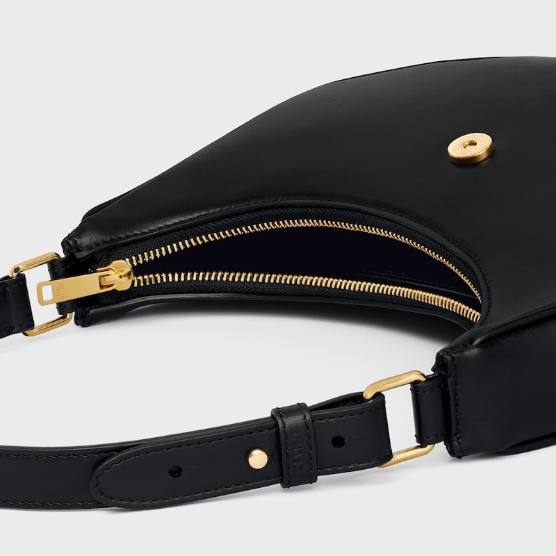 medium ava triomphe bag in glattem kalbsleder