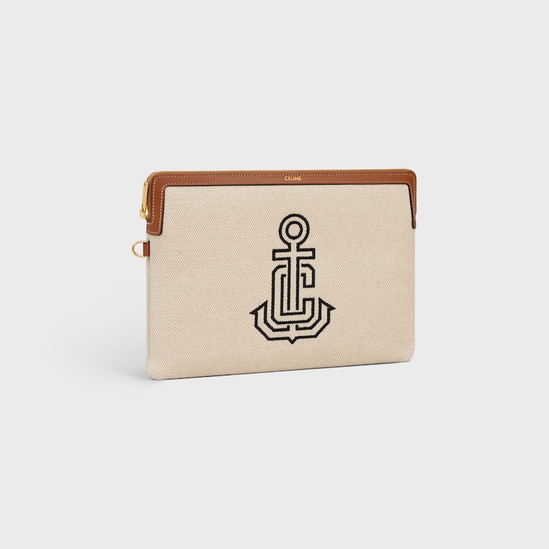 kleine tasche mit trageriemen aus textil mit ankerstickerei und kalbsleder