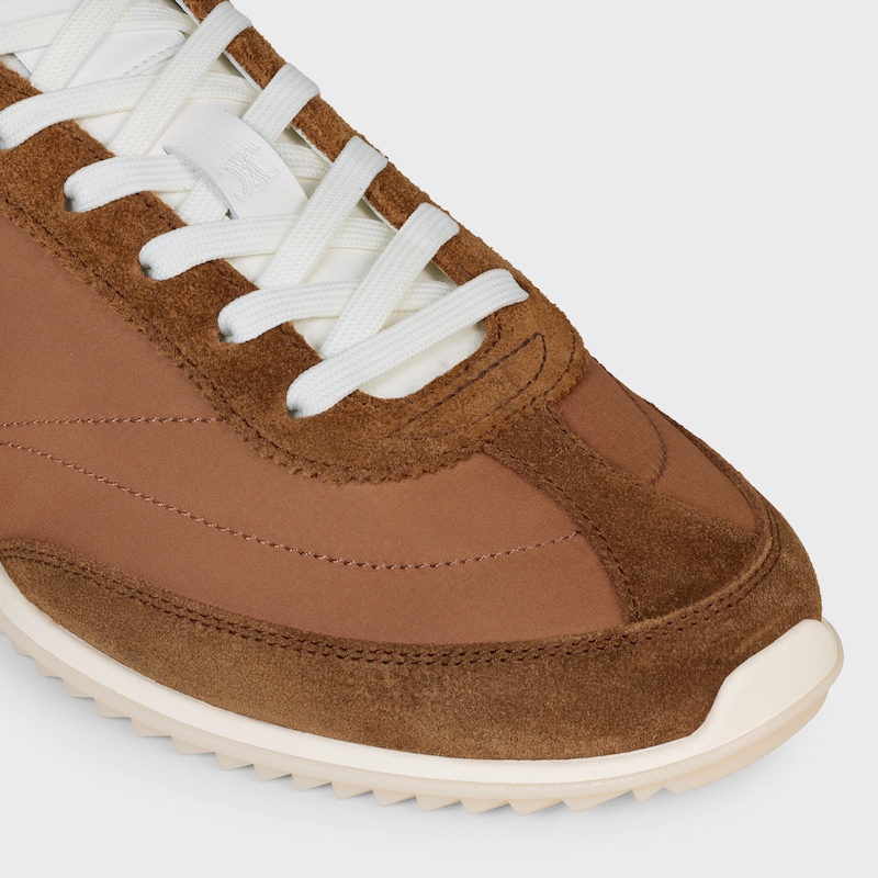 celine racer - niedriger sneaker mit triomphe-motiven aus nylon wildleder und kalbsleder