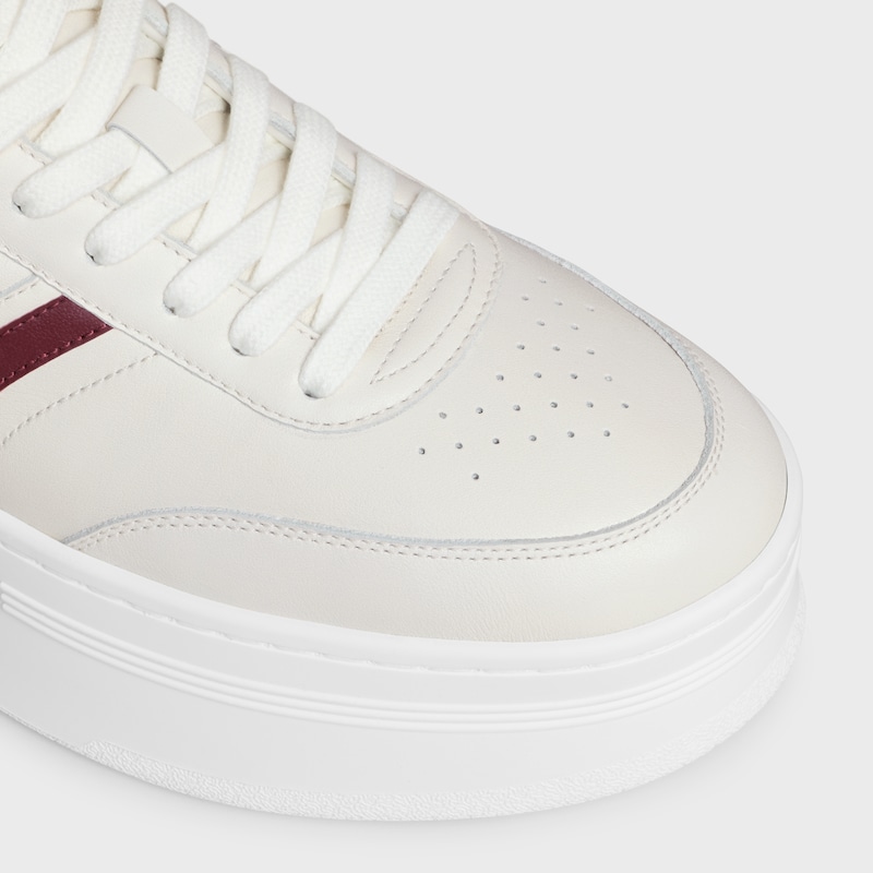 celine - block sneaker mit back triomphe und keilsohle aus kalbsleder