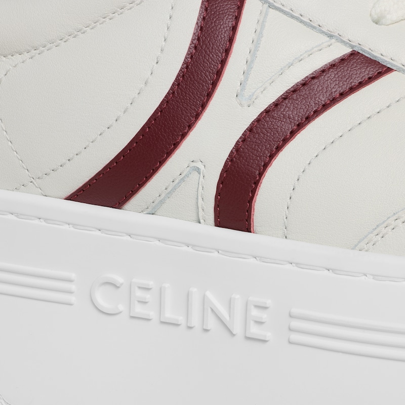 celine - block sneaker mit back triomphe und keilsohle aus kalbsleder