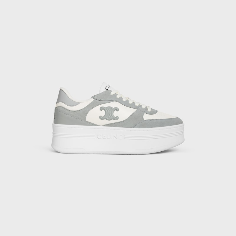block wedge sneaker mit triomphe-patch aus kalbsleder und wildleder