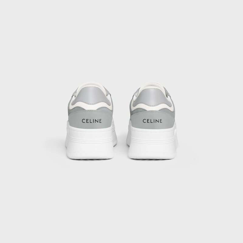 block wedge sneaker mit triomphe-patch aus kalbsleder und wildleder