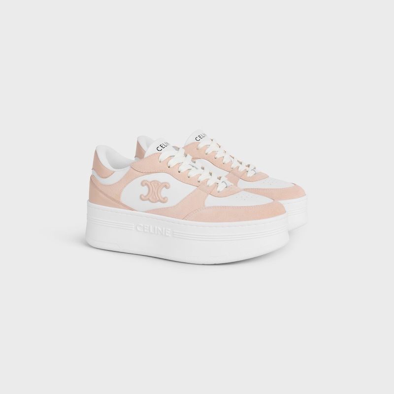 block wedge sneaker mit triomphe-patch aus kalbsleder und wildleder