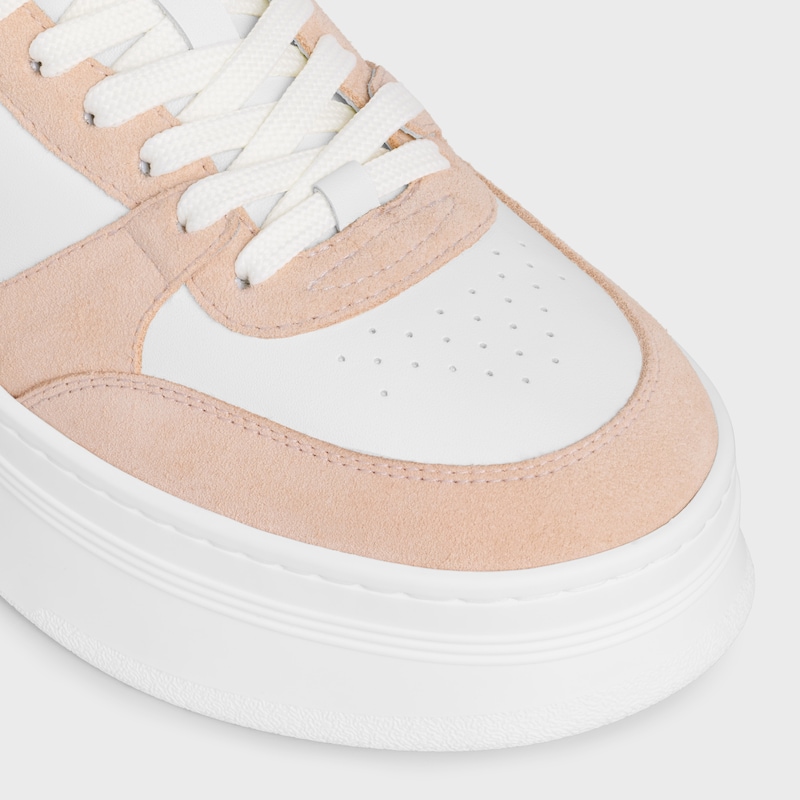 block wedge sneaker mit triomphe-patch aus kalbsleder und wildleder